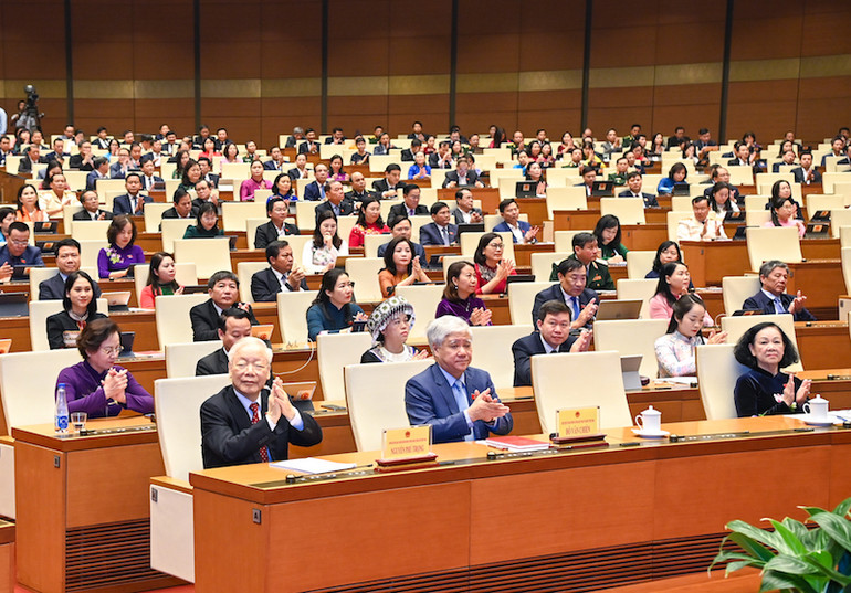 Tổng Bí thư Nguyễn Phú Trọng cùng các đồng chí lãnh đạo, nguyên lãnh đạo Đảng và Nhà nước dự Lễ bế mạc Kỳ họp thứ 6, Quốc hội khóa XV. (Ảnh: DUY LINH)