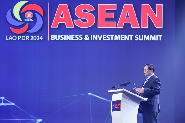 Phát biểu tại Hội nghị Thượng đỉnh về Kinh doanh và Đầu tư ASEAN 2024, Thủ tướng nhấn mạnh, một ASEAN tự cường không thể thiếu đội ngũ doanh nhân, doanh nghiệp tự cường . (Ảnh: VGP/Nhật Bắc)