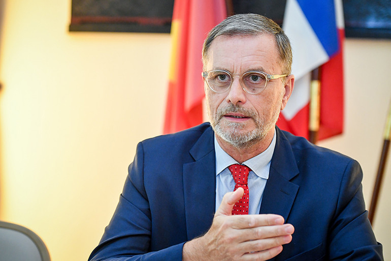 Đại sứ Olivier Brochet nhấn mạnh ưu tiên hàng đầu của mình về hỗ trợ Việt Nam ứng phó với biến đổi khí hậu.