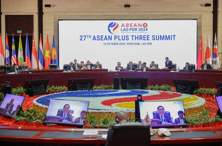 Tại Hội nghị Cấp cao ASEAN+3, các lãnh đạo ASEAN và 3 nước Trung Quốc, Nhật Bản, Hàn Quốc đều nhấn mạnh tầm quan trọng của khuôn khổ hợp tác ASEAN+3, đánh giá cao những tiến triển tích cực trong hợp tác ASEAN+3 thời gian qua . (Ảnh: VGP/Nhật Bắc)