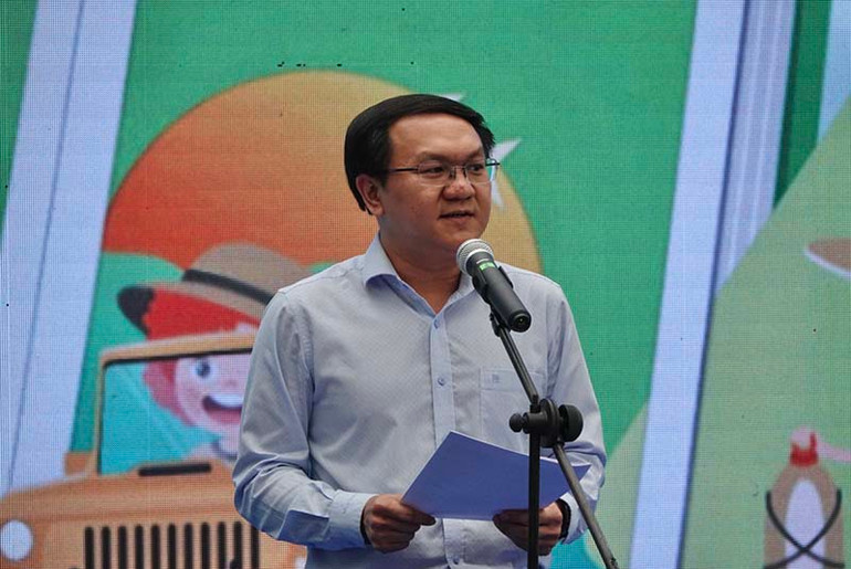 Ông Lâm Đình Thắng, Giám đốc Sở Thông tin và Truyền thông Thành phố Hồ Chí Minh công bố Giải thưởng sách thiếu nhi Thành phố Hồ Chí Minh lần I.