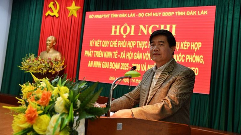 Phó Chủ tịch Ủy ban nhân dân tỉnh Đắk Lắk Nguyễn Thiên Văn phát biểu tại hội nghị.