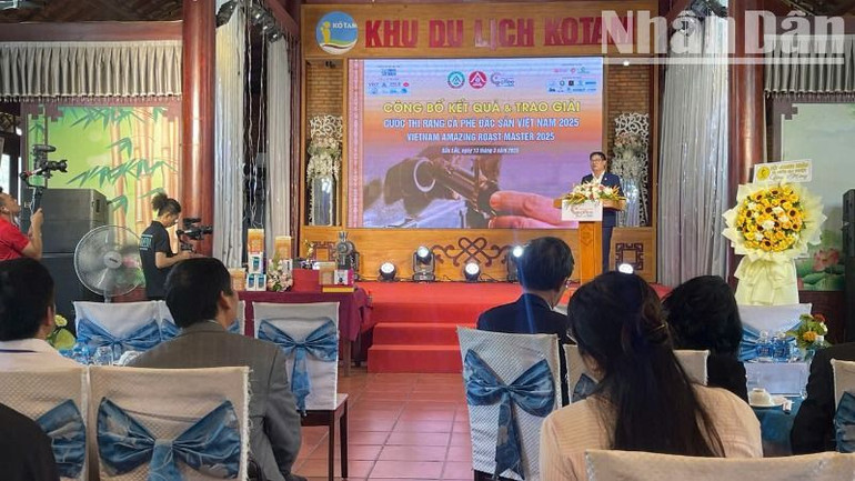 Quang cảnh buổi lễ công bố kết quả và trao giải Cuộc thi rang cà-phê đặc sản Việt Nam 2025.