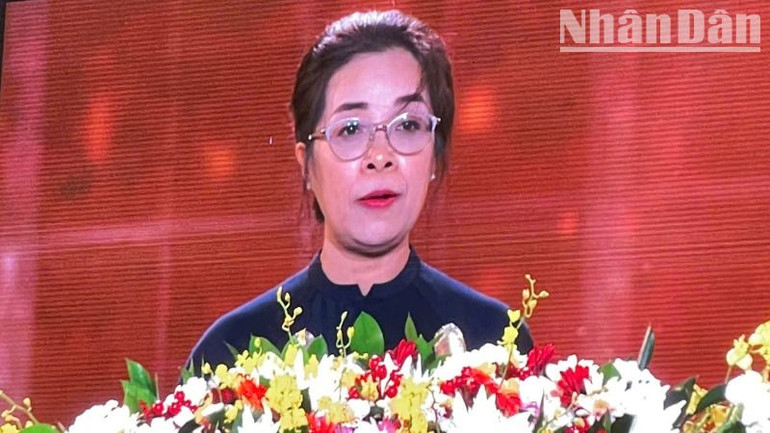 Phó Bí thư Thường trực Tỉnh ủy, Chủ tịch Hội đồng nhân dân tỉnh Đắk Lắk Huỳnh Thị Chiến Hòa phát biểu khai mạc lễ hội.