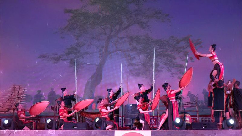 Tiết mục múa mừng mùa do Đoàn ca múa dân tộc tỉnh Đắk Lắk thể hiện.