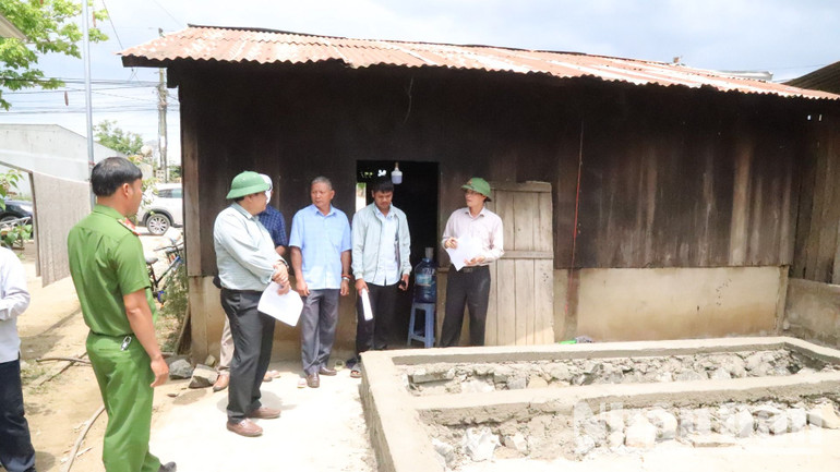 Khắc phục điều kiện thời tiết nắng nóng trong thời kỳ cao điểm của mùa khô Tây Nguyên, lãnh đạo tỉnh Đắk Lắk và các ngành chức năng, các huyện, thị xã, thành phố luôn bám sát địa bàn kiểm tra, thăm hỏi, động viên các nhà thầu, đơn vị thi công thi công bảo đảm chất lượng và tiến độ xóa nhà tạm, nhà dột nát cho hộ nghèo đã đề ra.