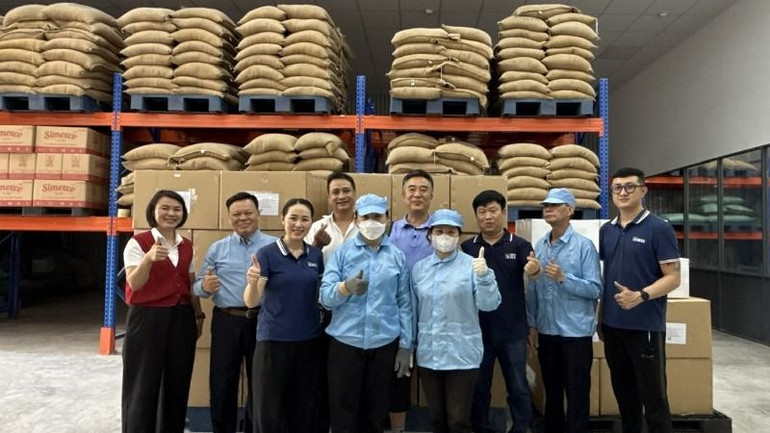 Việc xuất khẩu lô hàng trà cascara được làm từ vỏ cà-phê đặc sản sang Hàn Quốc đánh dấu cột mốc quan trọng trong chiến lược phát triển cà-phê đặc sản của Simexco DakLak, đồng thời mở ra cơ hội mới cho ngành cà-phê Việt Nam vươn ra thế giới.