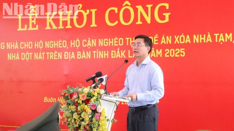 Bí thư Tỉnh ủy Đắk Lắk Nguyễn Đình Trung phát biểu tại buổi lễ.