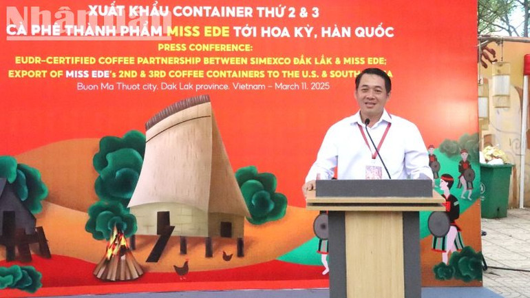 Phó Giám đốc Sở Văn hóa-Thể thao và Du lịch tỉnh Đắk Lắk Lại Đức Đại bày tỏ niềm vui mừng về việc Công ty trách nhiệm hữu hạn thương mại- dịch vụ Nông trại EDE xuất khẩu cà-phê sang Hoa kỳ còn góp phần lan tỏa văn hóa truyền thống của đồng bào dân tộc Ê Đê.