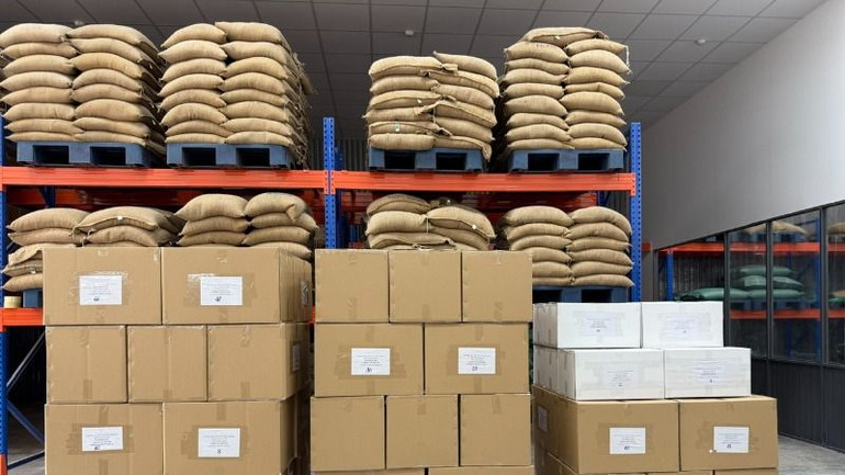 Lô hàng trà Cascara được làm từ vỏ cà- phê đặc sản được đóng thùng phục vụ xuất khẩu sang thị trường Hàn Quốc.