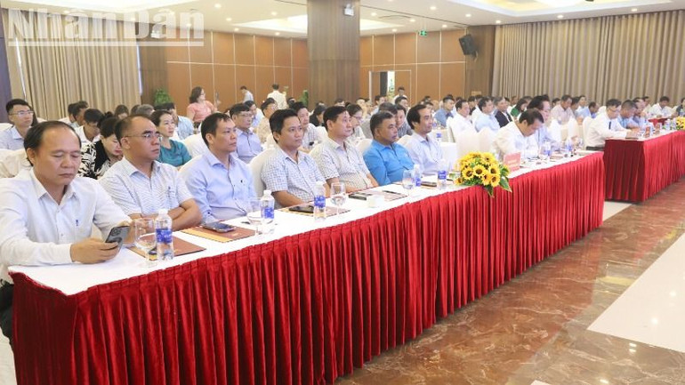 Các đại biểu dự lễ kỷ niệm.