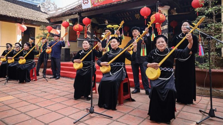 Hòa cùng không khí Lễ Tế Xuân năm nay có các làn điệu Then, đàn Tính của dân tộc Tày, Nùng sinh sống trên địa bàn.