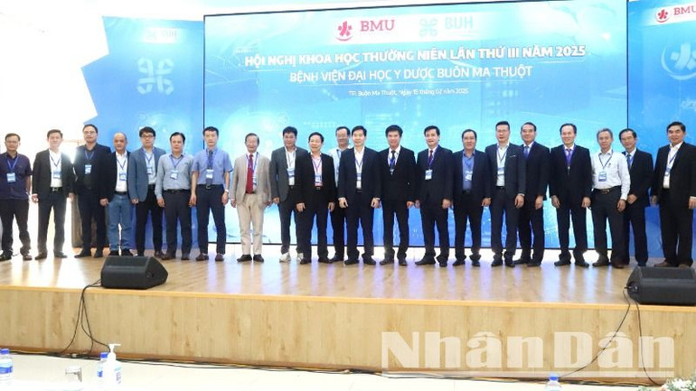 Các đại biểu dự Hội nghị Khoa học thường niên lần thứ III năm 2025 của Bệnh viện Đại học Y Dược Buôn Ma Thuột.