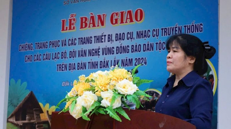 Phó Giám đốc Sở Văn hóa, Thể thao và Du lịch tỉnh Đắk Lắk Nguyễn Thụy Phương Hiếu phát biểu tại buổi lễ.