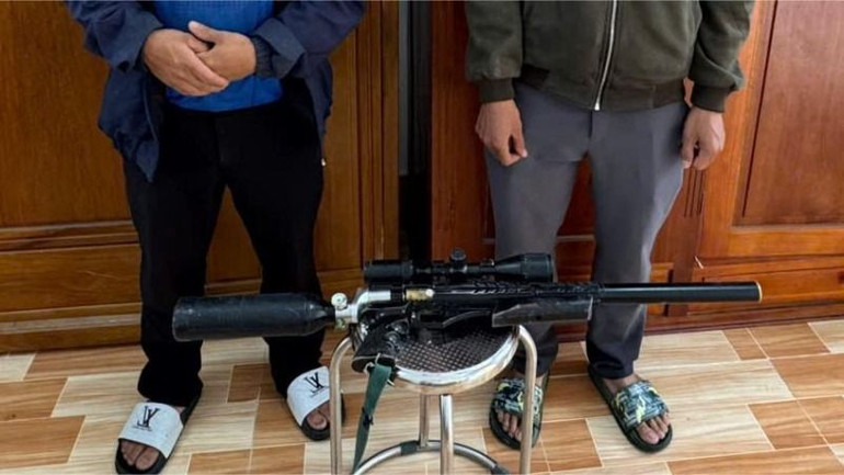 Khẩu súng PCP (súng nén hơi) mà các đối tượng mang vào rừng săn bắn khỉ quý hiếm.