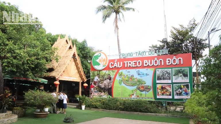 Trung tâm Du lịch Cầu treo Buôn Đôn.