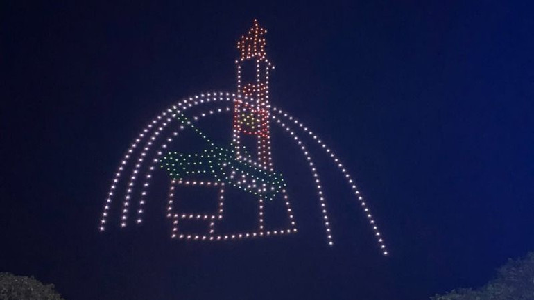 Drone xếp hình tượng đài chiến thành Buôn Ma Thuột. Drone xếp hình tượng đài chiến thành Buôn Ma Thuột.