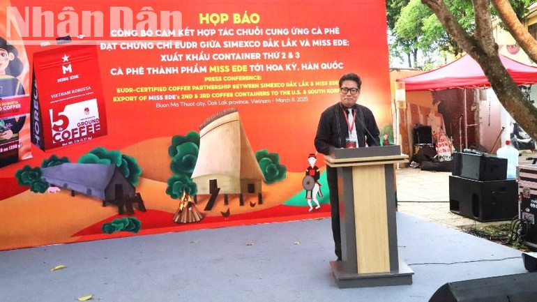 Ông Park Jongmoo, Chủ tịch The Nanum Trading, Hàn Quốc bày tỏ sự vui mừng, phấn khởi khi ký kết hợp tác song phương với MISS EDE.