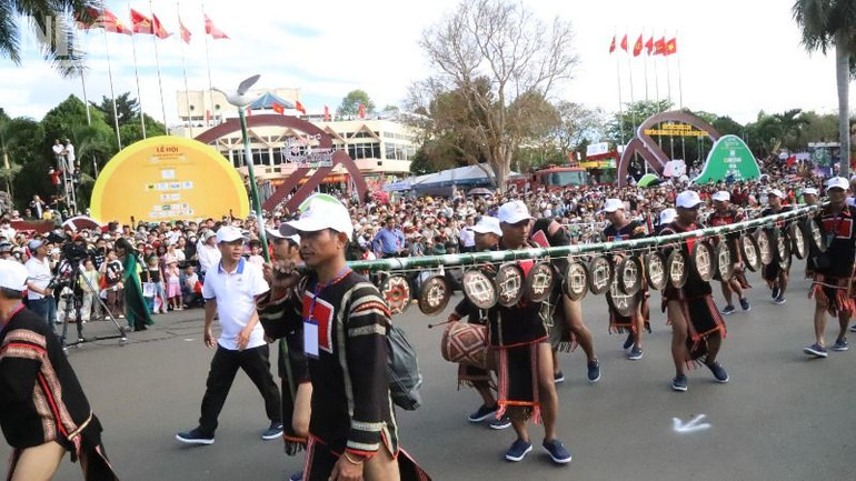 Các hoạt động văn hóa truyền thống của đồng bào dân tộc trong tỉnh luôn thu hút sự quan tâm của du khách.