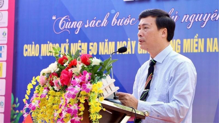 Giám đốc Sở Văn hóa, Thể thao và Du lịch tỉnh Đắk Lắk Trần Hồng Tiến phát biểu khai mạc Ngày Sách và Văn hóa đọc Việt Nam tỉnh Đắk Lắk lần thứ 4 năm 2025.