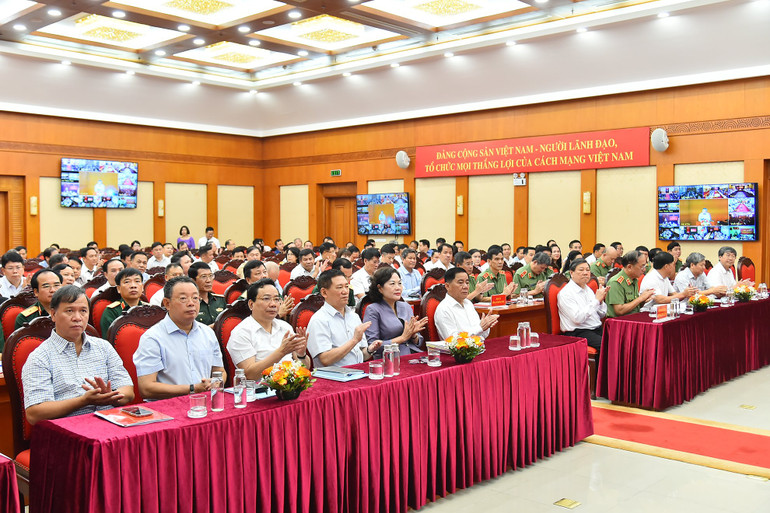 Quang cảnh hội nghị.