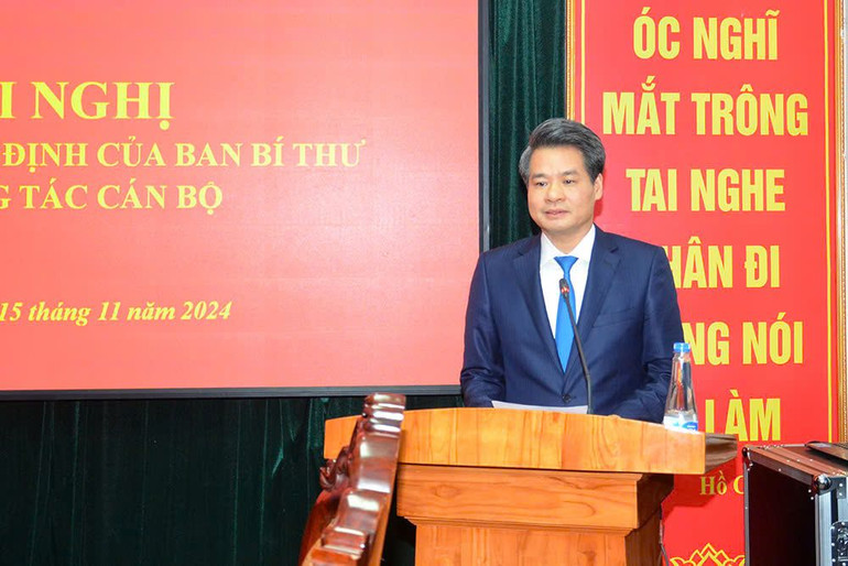 Đồng chí Nguyễn Quang Đức phát biểu nhận chức Phó trưởng Ban Dân vận Trung ương.