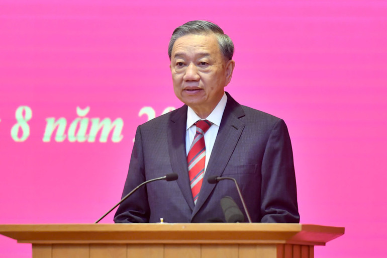 Tổng Bí thư, Chủ tịch nước Tô Lâm phát biểu chúc mừng, giao nhiệm vụ cho hai đồng chí Trần Lưu Quang và Mai Văn Chính. (Ảnh: Đăng Khoa) Tổng Bí thư, Chủ tịch nước Tô Lâm phát biểu chúc mừng, giao nhiệm vụ cho hai đồng chí Trần Lưu Quang và Mai Văn Chính. (Ảnh: Đăng Khoa)