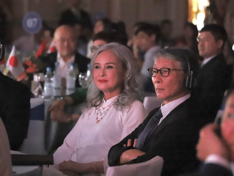 NSND Hoàng Cúc trong buổi ra mắt trường ca Cúc của bà - Ảnh: Nguyễn Xuân Dư