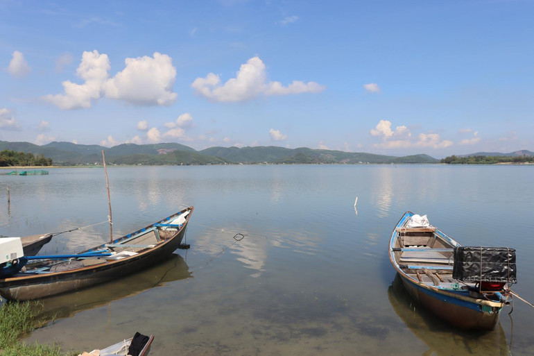 Đầm An Khê là một di sản văn hóa phong phú, đặc trưng.