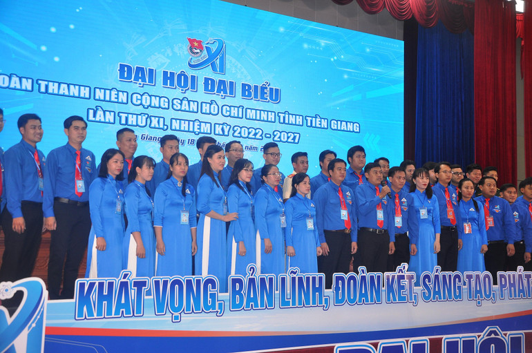 Ban Chấp hành Đoàn thanh niên cộng sản Hồ Chí Minh tỉnh Tiền Giang khóa 11, nhiệm kỳ 2022-2027, ra mắt đại hội.