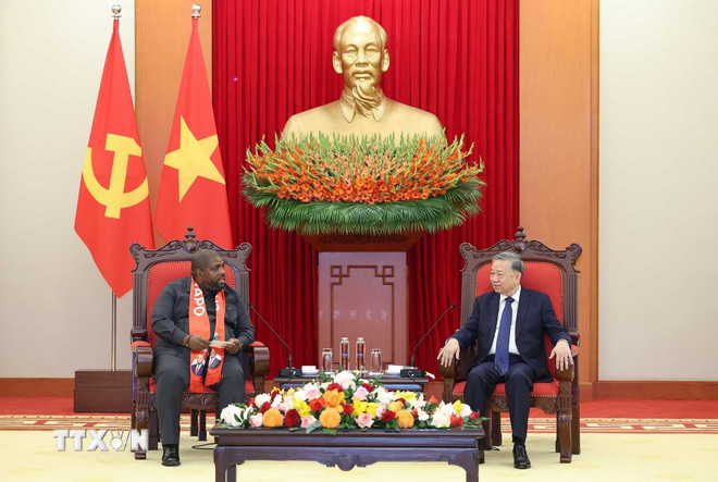 Tổng Bí thư Tô Lâm tiếp Tổng Thư ký Đảng Mặt trận giải phóng Mozambique (FRELIMO) Chakil Felizardo Aboobacar. (Ảnh: Thống Nhất/TTXVN).