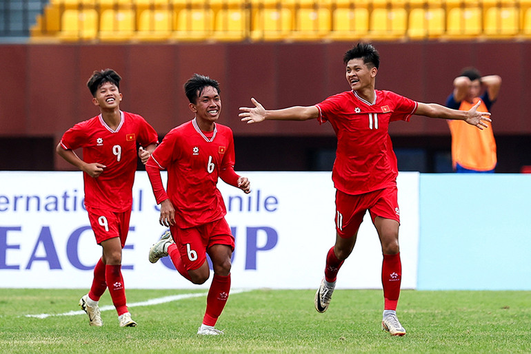 U16 Việt Nam có màn trình diễn ấn tượng tại giải giao hữu Peace Cup 2024.