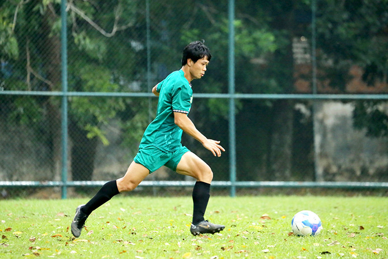 Công Phượng trong màu áo Trường Tươi Bình Phước. (Ảnh: TTBP)