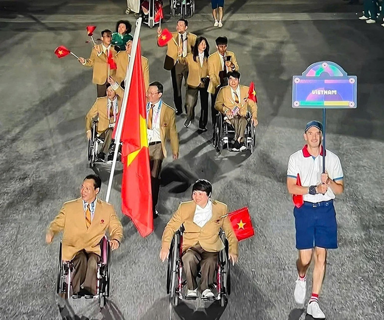 Đoàn Thể thao người khuyết tật Việt Nam tại Lễ Khai mạc Paralympic 2024. (Ảnh: Nguyễn Nguyên)