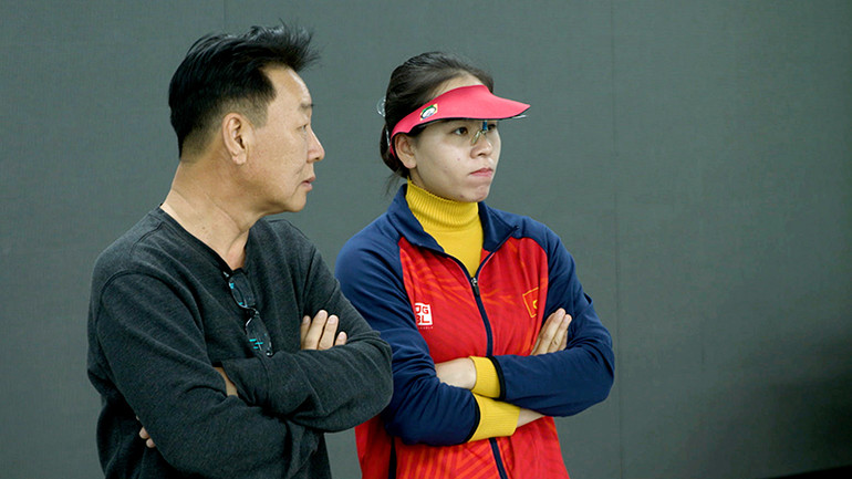 Chuyên gia Park Chung-gun và Trịnh Thu Vinh. (Ảnh: N.T)