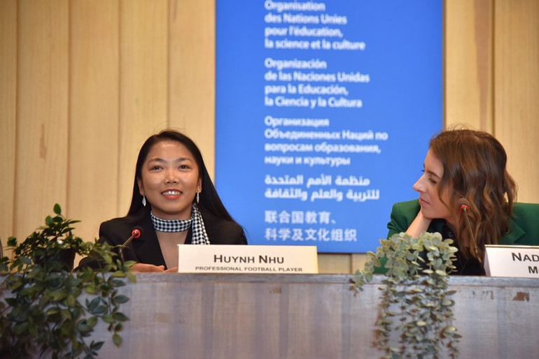 Huỳnh Như kể về hành trình đến với bóng đá của mình từ những ngày thơ ấu. (Ảnh: MINH DUY)