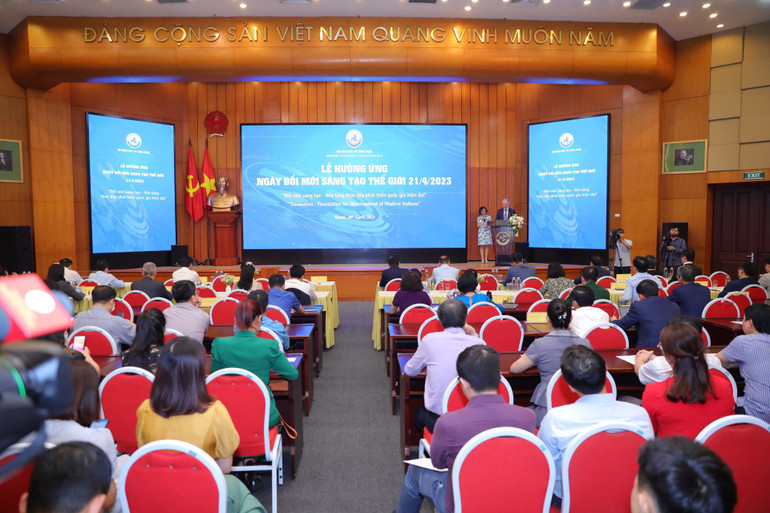 Các đại biểu dự Lễ phát động.