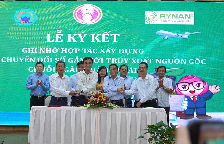 Ký kết ghi nhớ hợp tác mô hình chuyển đổi số gắn với truy xuất nguồn gốc chuỗi ngành hàng xoài.