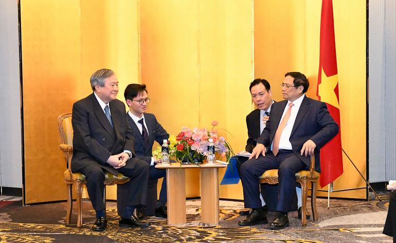 Thủ tướng Phạm Minh Chính tiếp ông Takagi Kuninori, Chủ tịch Tập đoàn y tế IHW.