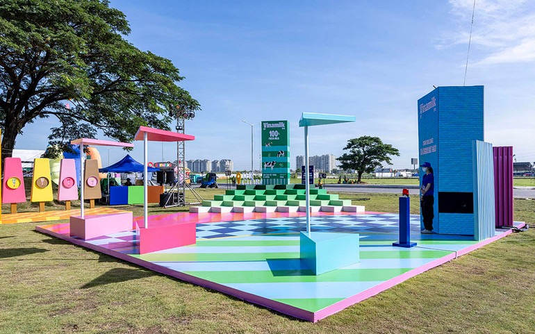 Người tiêu dùng bắt đầu quen với hình ảnh mới của thương hiệu sữa kỳ cựu. Người tiêu dùng bắt đầu quen với hình ảnh mới của thương hiệu sữa kỳ cựu.