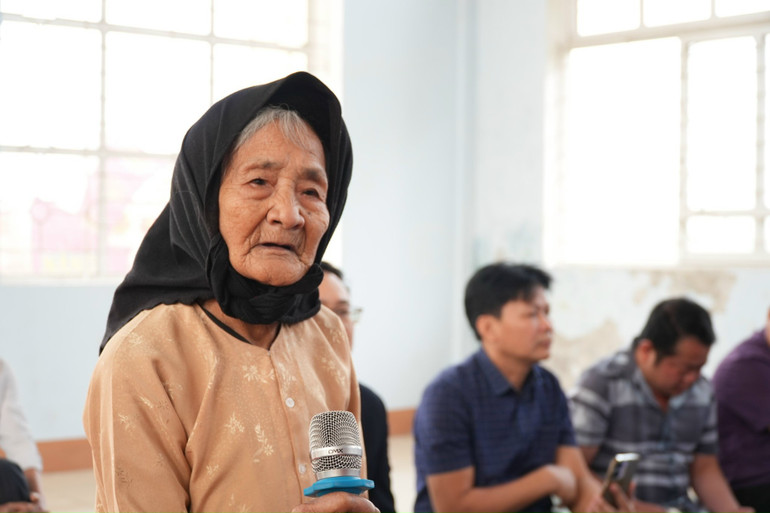 Người dân xã Phú Nhuận, huyện Bảo Thắng (Lào Cai) kiến nghị và đề xuất nhiều ý kiến.