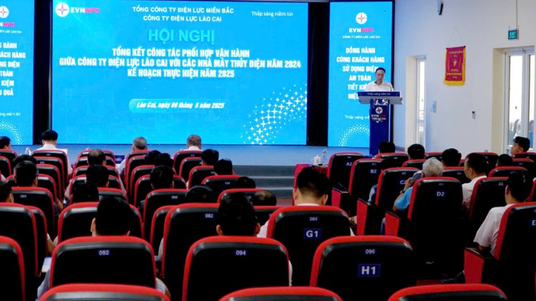 Toàn cảnh hội nghị ngày 9/5.