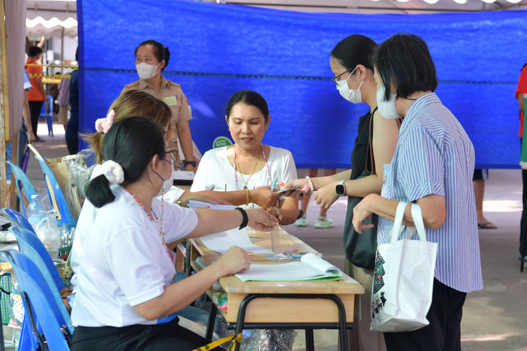 Mỗi cử tri được phát hai lá phiếu để bầu nghị sĩ quốc hội địa phương và bầu cho đảng.