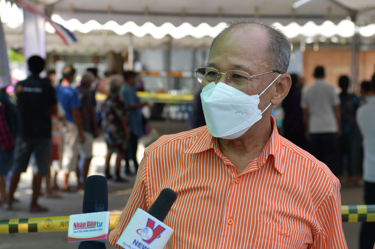 Ông Apices Pinsunmarnk, một cử tri cao tuổi tại quận Huai Khwang.