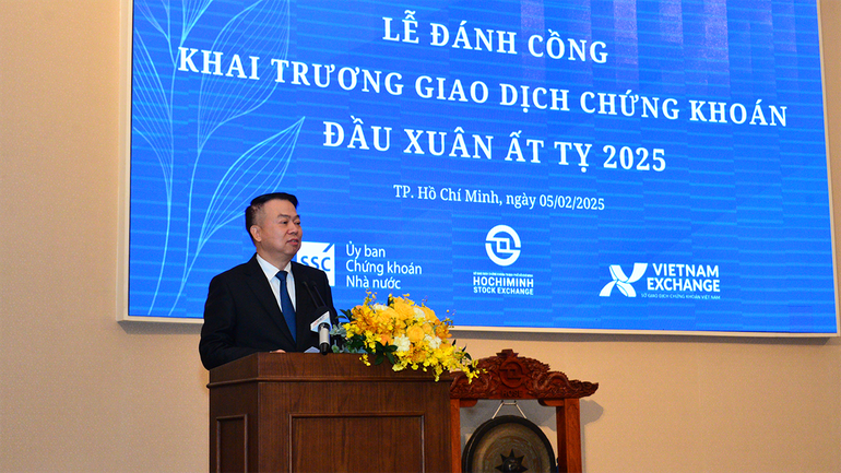 Thứ trưởng Bộ Tài chính Nguyễn Đức Chi phát biểu chỉ đạo tại Lễ đánh cồng khai Xuân 2025.