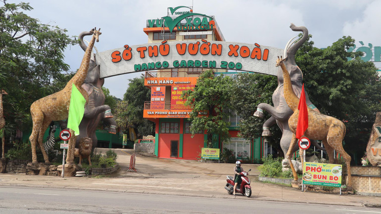 Khu du lịch sinh thái Vườn Xoài là một trong những khu du lịch quy mô lớn nhất tỉnh Đồng Nai hiện nay.