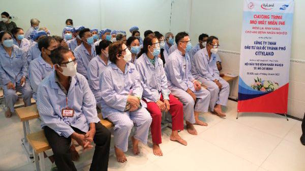 Bà con bệnh nhân phần lớn là ở Thành phố Hồ Chí Minh và từ các tỉnh lân cận.