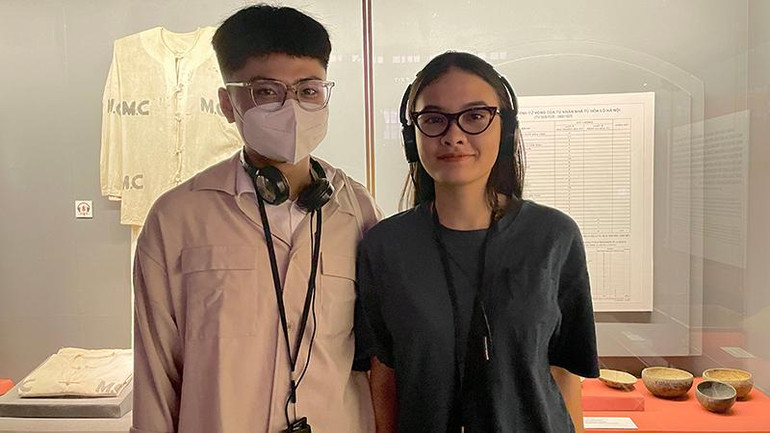 Nguyễn Phúc Thảo Vy cùng bạn từ Thành phố Hồ Chí Minh ra tham quan.