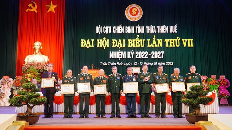 Trung ương Hội Cựu chiến binh Việt Nam tặng Bằng khen cho 8 cá nhân tiêu biểu.