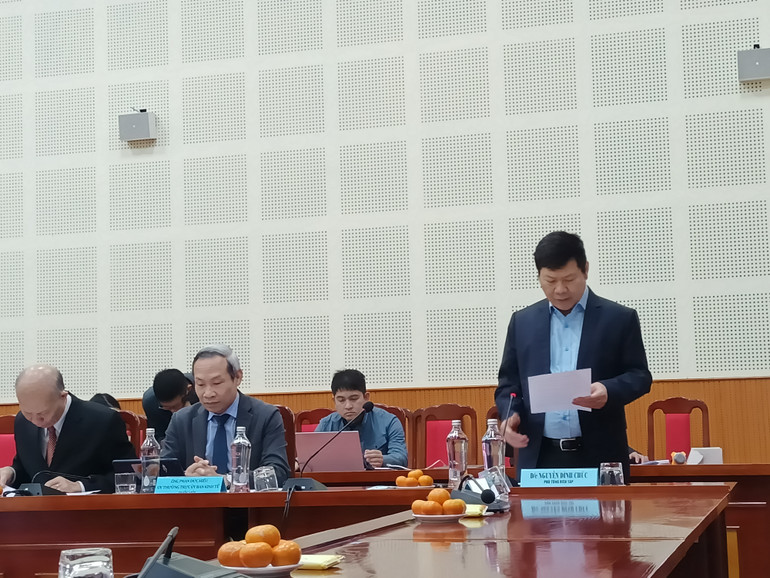 Phó Tổng Biên tập Báo Lao Động Nguyễn Đình Chúc phát biểu khai mạc tọa đàm.